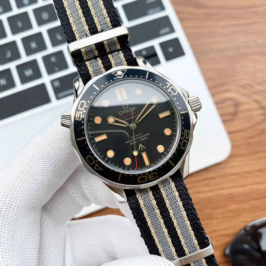 Omega Seamaster Black NATO - Hình 4